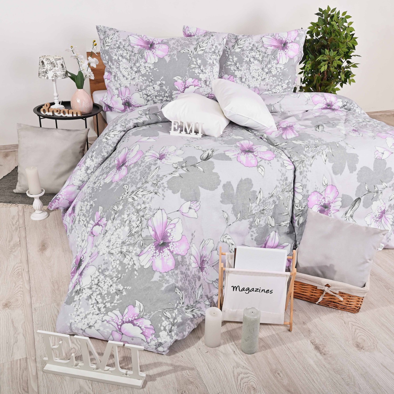 Kakovostne flanelaste rjuhe Violet EMI z motivom rožnatih rožic