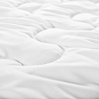 Prešita_odeja_EMI_standard_140x200_200_g/m²