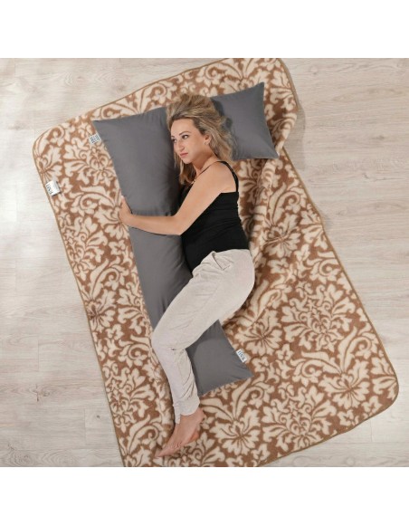 siva_prevleka_za_nosecnisko_blazino_snug_l_emi_iz_bombaža