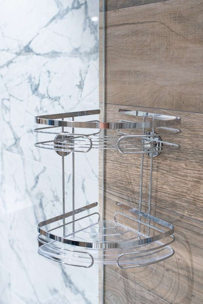 dvonadstropna_polica_v_kopalnico