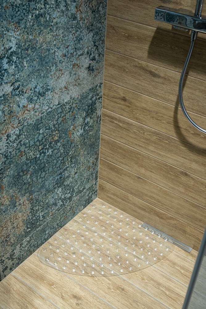 prozorna tuš preproga