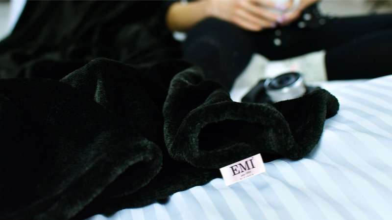 odeja iz mikrovlaken 150 x 200 cm