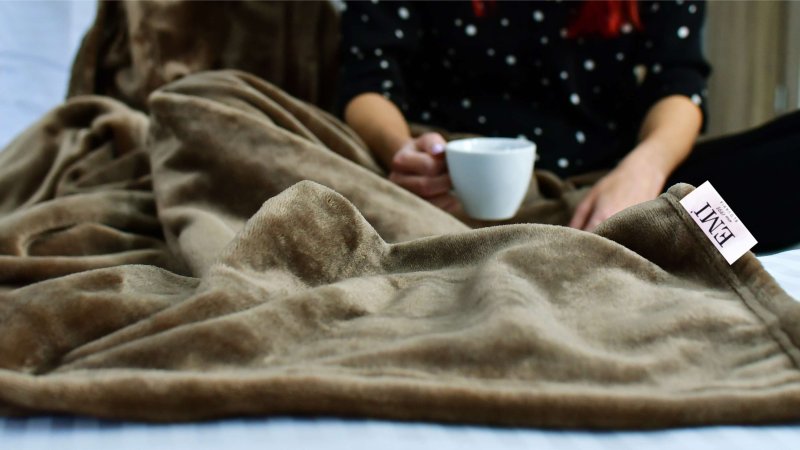 topla odeja iz mikrovlaken 150 x 200