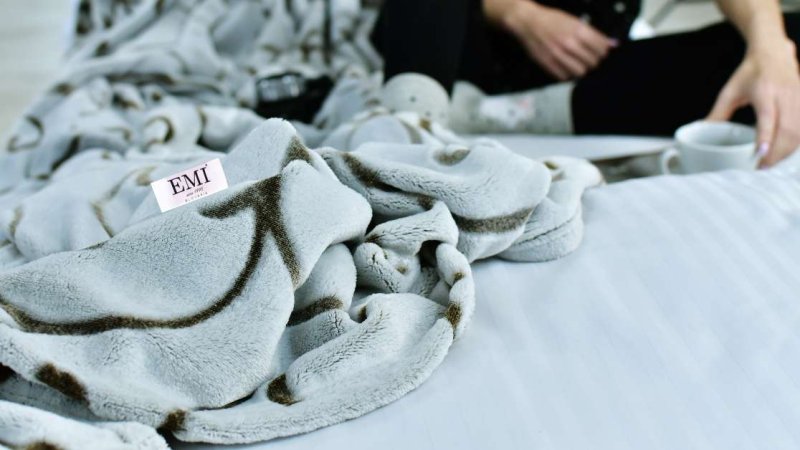 topla odeja z vzorcem 150 x 200