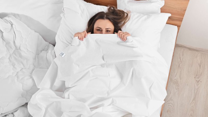 fiksni_list_bela_emi