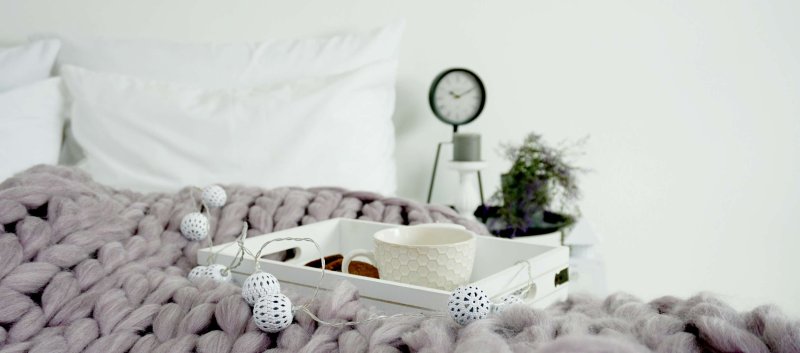 pletena odeja stara vijolična