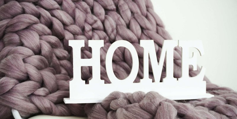 pletena_odeja_stara_vijolična