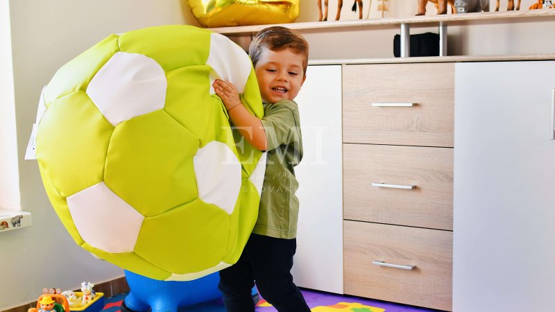 sedežna vreča nogometna žoga limeta bela