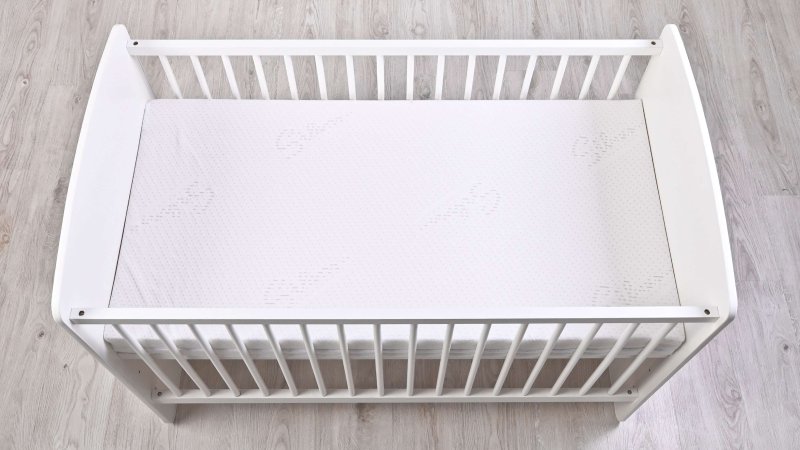 visokokakovostna otroška vzmetnica iz PUR pene