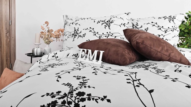 obleke_iz_bombažnega_saten_emija