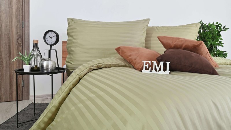 Rjava olivno obleka iz damasta