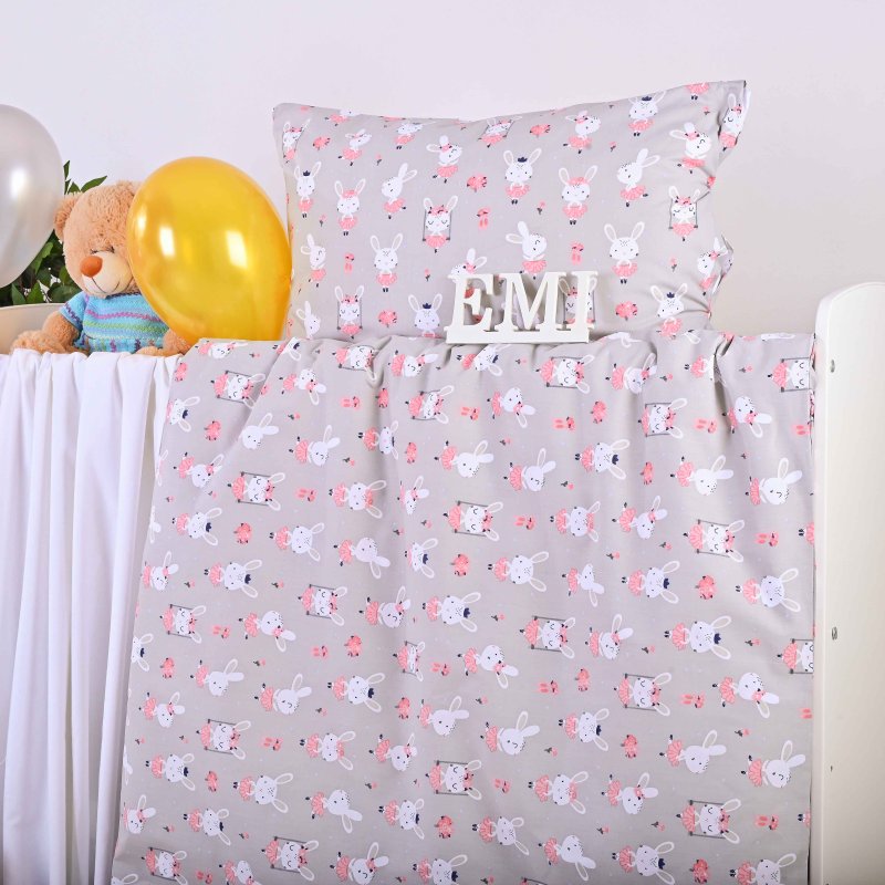 baby_clothes_rabbits_emi