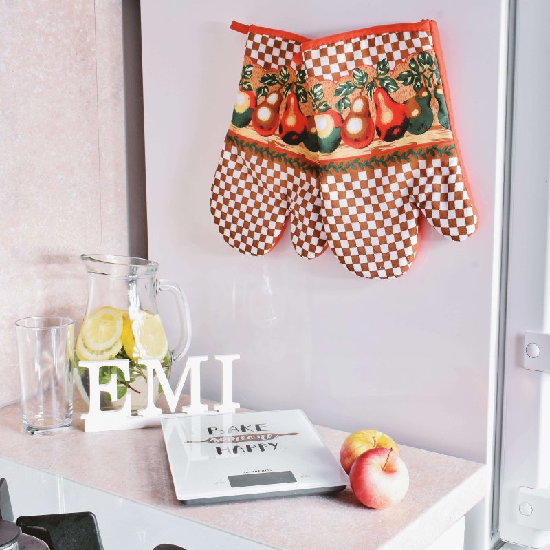 rjava kuhinjska rokavica