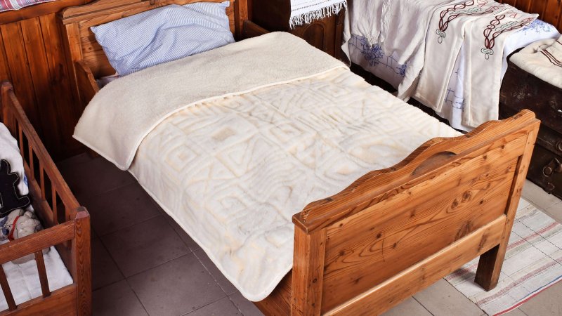 merino odeja luna emi