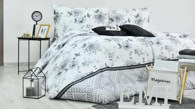 Obleke iz satena Symphony