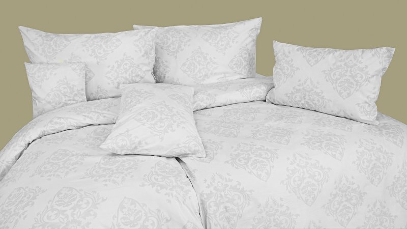 bela bombažna oblačila