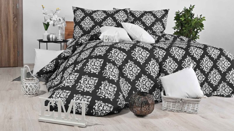 črna bombažna oblačila