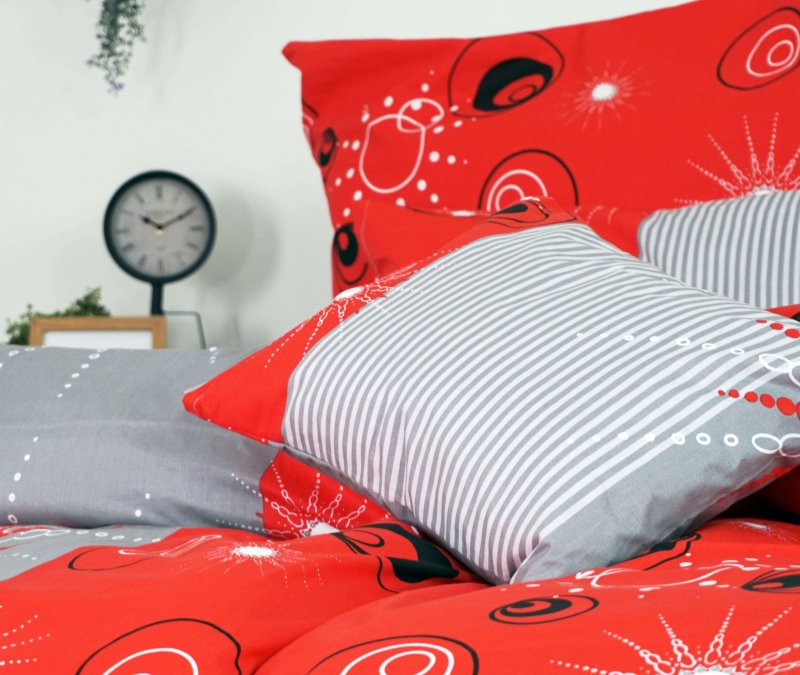 rdeča bombažna oblačila