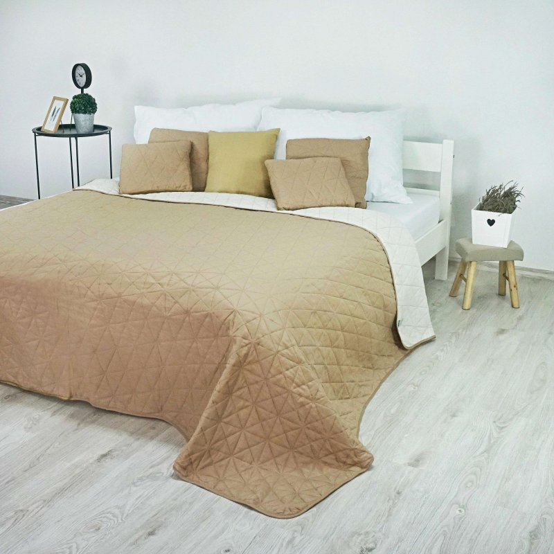 dvobarvno posteljno pregrinjalo