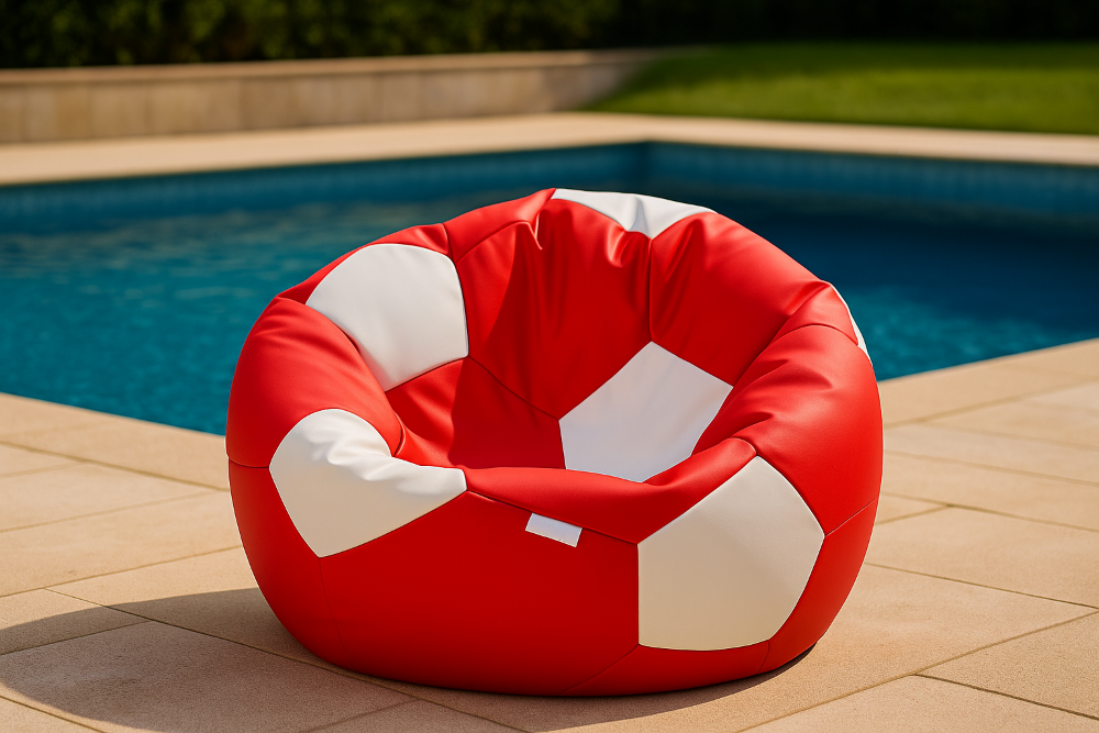 bela in rdeča nogometna žoga