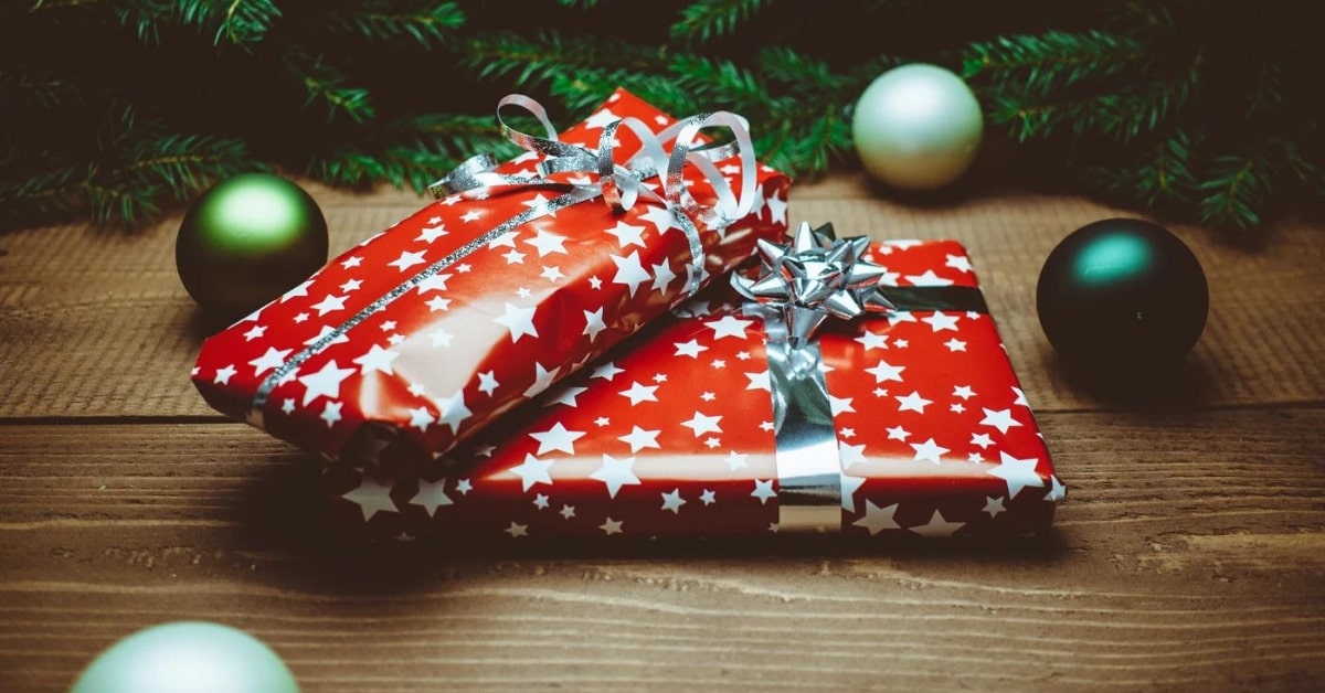 RAZVRSTITEV PETIH NAJBOLJŠIH BOŽIČNIH DARIL OD EMI