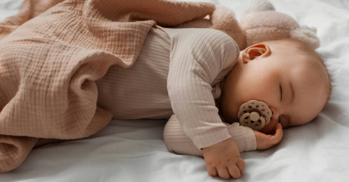 AKO MÁ SPAŤ NOVORODENEC V POSTIEĽKE?